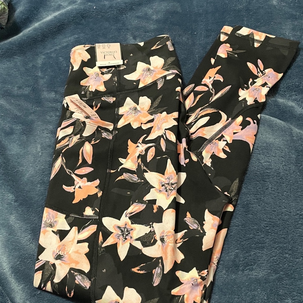 Victoria's Leggings